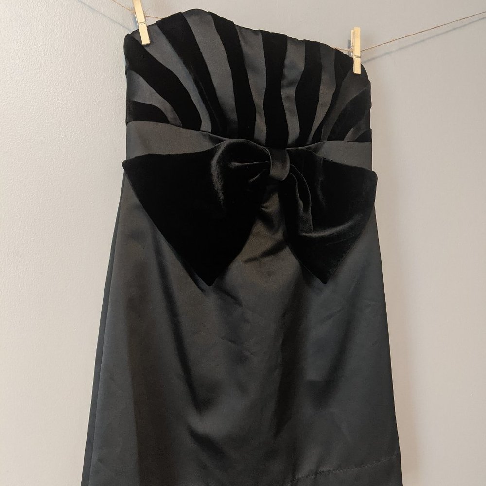 Phoebe Couture Black Velvet Cocktail Dress Size 8